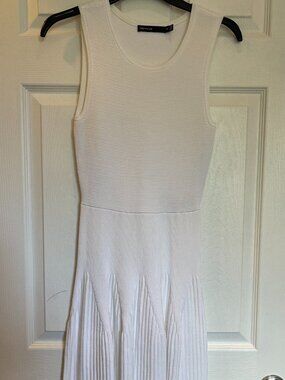 Karen Millen: no sleeves midi dress form fitting